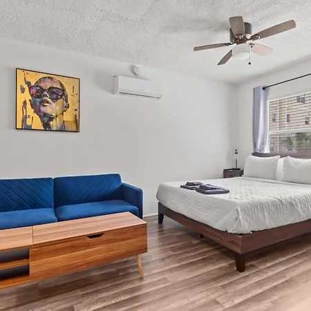 Affordable Studio Living In Downtown St Petersburg - Move-In Ready!
